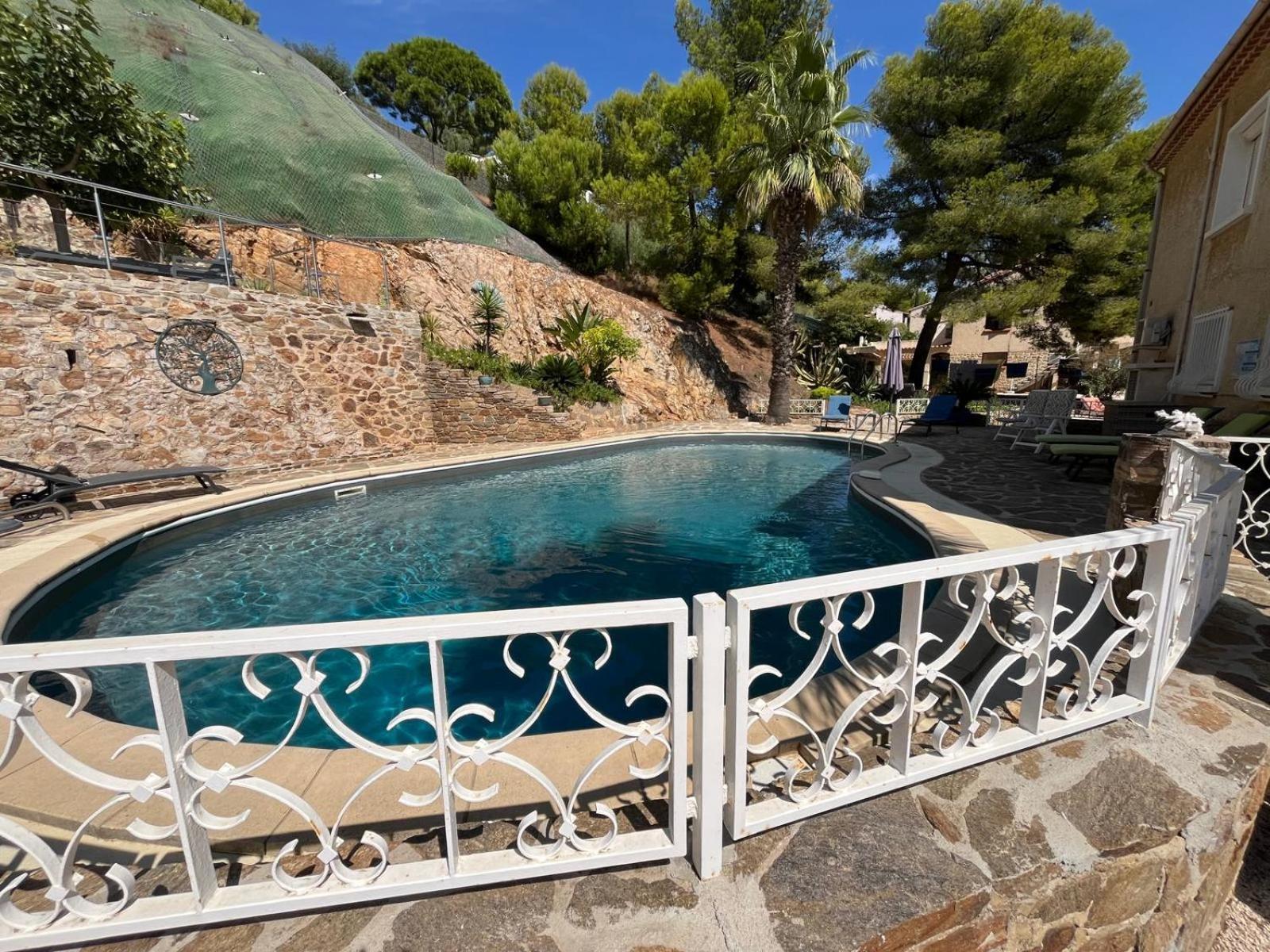 Meuble Tourisme 4*, Les Pieds Dans L'Eau, Villa Las Palmeras ラ・ロンド・レ・モール エクステリア 写真